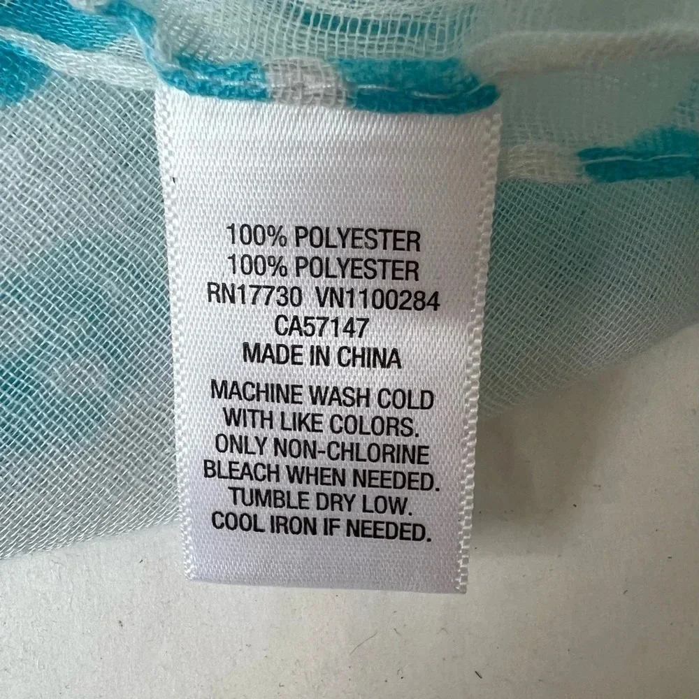 Y2K 90’s Large soft blue white scull print scarf